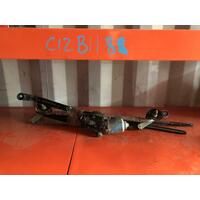 Lexus IS250 Front Wiper Assembly GSE20 11/2005-12/2014