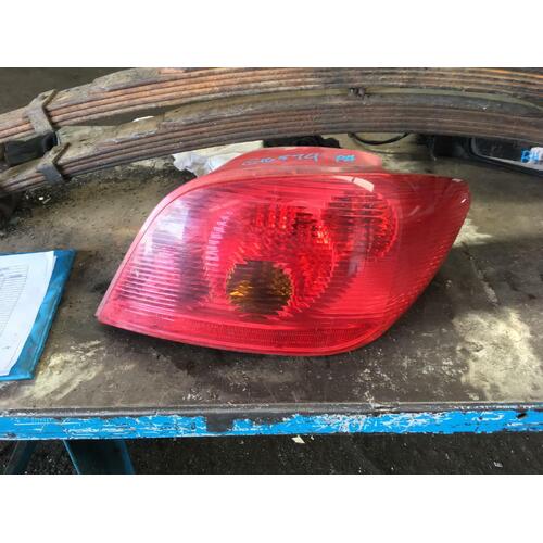 Peugeot 307 T5 Hatch Right Tail Light 12/200109/2005