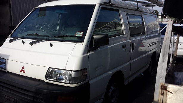 Mitsubishi Express Van 2002