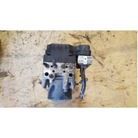 Lexus RX330 ABS Module MCU38 04/2003-11/2005