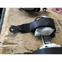 Mitsubishi 380 Seat Belt Centre Rear DB 09/2005-03/2008