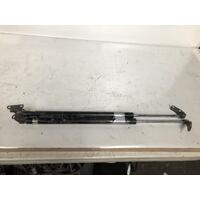 Toyota Hiace RZH113 Tailgate Struts 11/1989-12/2004