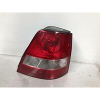 Kia Sorento Right Tail Light BL 02/2003-10/2006