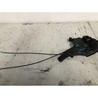 Toyota AVENSIS Lock Mechinism ACM20 Right Rear Door 12/01-12/10