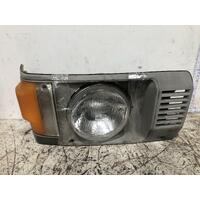 Toyota LITEACE Right Headlight/ Corner Light KM20 02/80-12/85