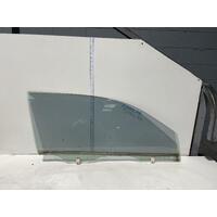 Honda HRV Right Front Door Glass GH 02/1999-06/2002