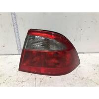 Saab 9 5 Right Taillight 11/01-03/06 Sedan