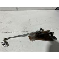 Toyota Hiace Front Wiper Assembly RZH103 11/1989-12/2004