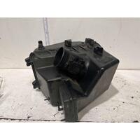 Toyota KLUGER Air Cleaner Box MCU28 3.3 3MZ-FE 01/01-04/07 