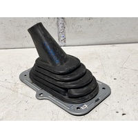 Toyota Hilux Gearstick Shifter Surround / Boot TGN16 03/2005-08/2015