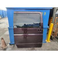 Nissan Elgrand Right Rear Sliding Door E51 08/2004-12/2010