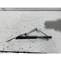 Lexus GS430 Left Bootlid Hinge / Strut UZS190 03/2005-12/2011