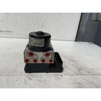 Mercedes C Class ABS Pump / Module W203 C 200 11/2000-06/2007