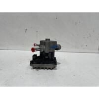 Lexus RX400h Oil Cooler Pump MHU38 01/2003-02/2009