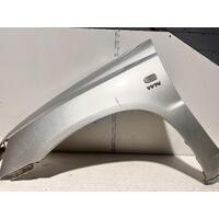 Toyota Kluger Left Guard MCU28 01/2001-04/2007