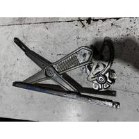 Toyota Corolla Right Front Window Regulator ZZE122 12/2001-06/2007