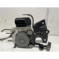 Toyota COROLLA ABS Pump ZRE182 Hatch 10/12-03/15 Auto