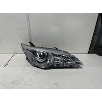Toyota Camry Right Head Light AVV50 04/2015-10/2017