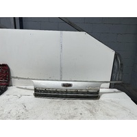 Toyota Hiace Super Custom Grille LH100 1989-1993