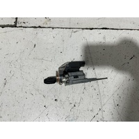 Toyota Landcruiser Ignition Barrel with Key UZJ100 01/1998-10/2007