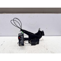 Toyota Corolla Right Front Door Lock Mechanism ZZE122 12/2001-06/2007