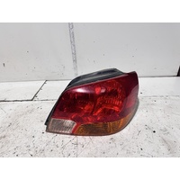 Mitsubishi Outlander Right Tail Light ZE 12/2002-07/2004
