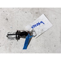 Toyota Hilux Ignition Barrel with Key KUN26 03/2005-08/2015
