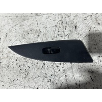 Nissan Pulsar Left Front Power Window Switch B17 12/2012-12/2017