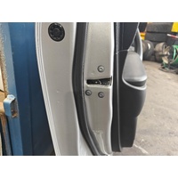 Toyota Kluger Left Front Door Lock Mechanism GSU45 07/2010-02/2014