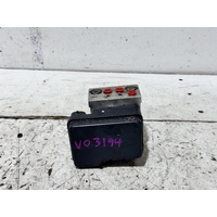 Toyota Hilux ABS Module KUN26 03/2005-08/2015