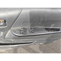 Toyota Hiace Right Front Door Window Switch KDH201 01/2005-04/2019