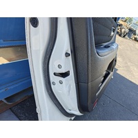 Toyota Altezza RS200 Left Front Door Lock Mechanism SXE10 01/1998-10/2005