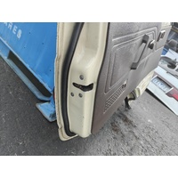 Toyota Hiace Left Front Door Lock Mechanism YH63 02/1983-10/1989