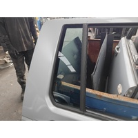 Land Rover Discovery Right Rear Door 1/4 Glass L319 02/2005-09/2009