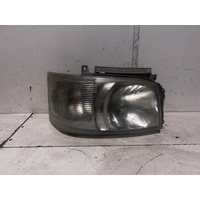 Toytota Hiace Right Headlight TRH/KDH 01/2005-08/2010