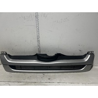 Toyota Hiace Bumper Grille TRH/KDH 01/2005-08/2010