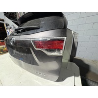 Toyota Kluger Right Tailgate Lamp GSU50 11/2016-02/2021