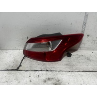Ford Focus Right Taillight LW Sedan 05/2011-08/2015