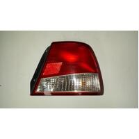 Hyundai Accent Tail Light Right Rear Hatch LC 06/00-02/03