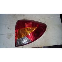 Kia Rio Right Tail Light DC 07/2000-12/2002