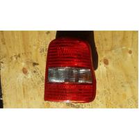 Kia Carnival Right Tail Light KV SII 07/02-09/06