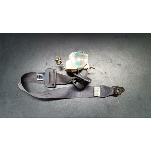 Toyota Hiace KZH100 SUPER CUSTOM Left Front Seatbelt 11/1998-12/2004
