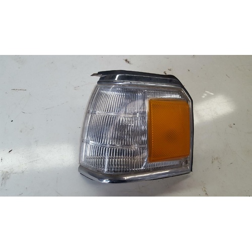 Toyota Crown MS123 Right Corner Light 10/83-05/88