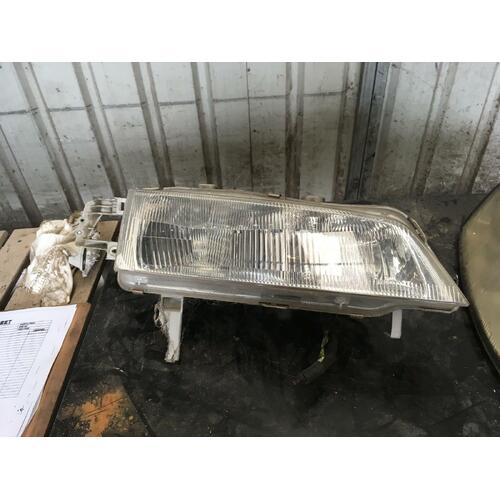 Honda Accord Right Head Light CD 10/1993-11/1997