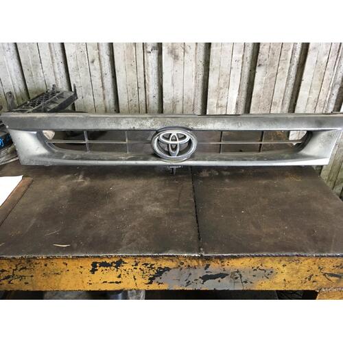 Toyota Corolla Grille AE101 07/1996-10/1999