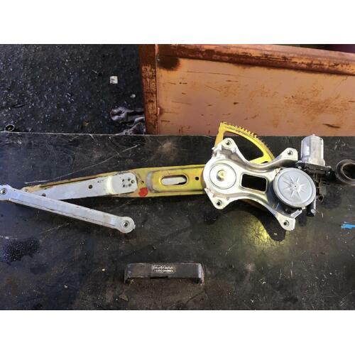 Toyota Prius NHW20 Left front Window Reg/Motor Power 10/2003-05/2009