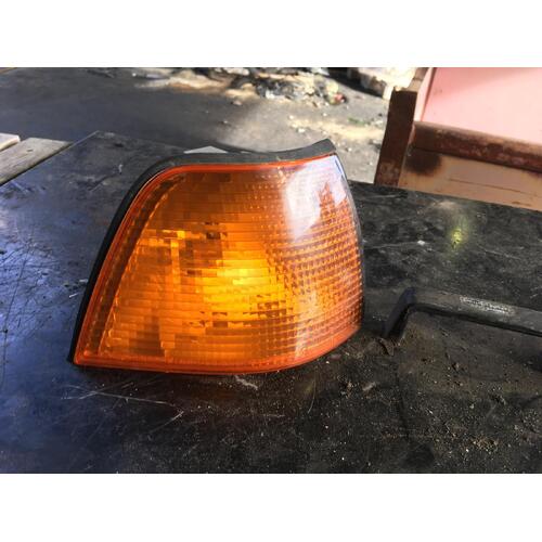 BMW 3 Series Right Corner Light 318i E36 05/1991-09/2000