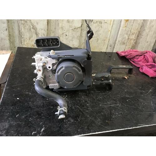 Lexus ES300 MCV30 ABS Module 10/2001-12/2005