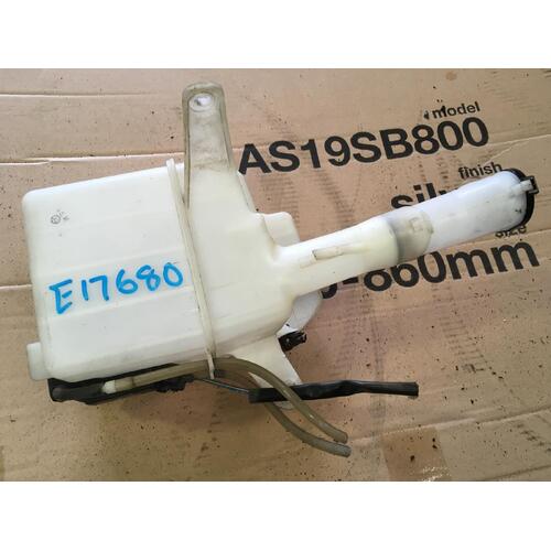 Toyota Corolla Washer Bottle ZZE122 12/2001-06/2007