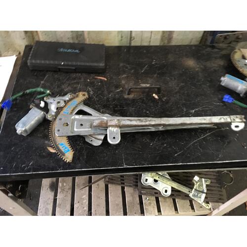 Subaru Forester Regulator Right Front Window Motor GX 08/1997-06/2002